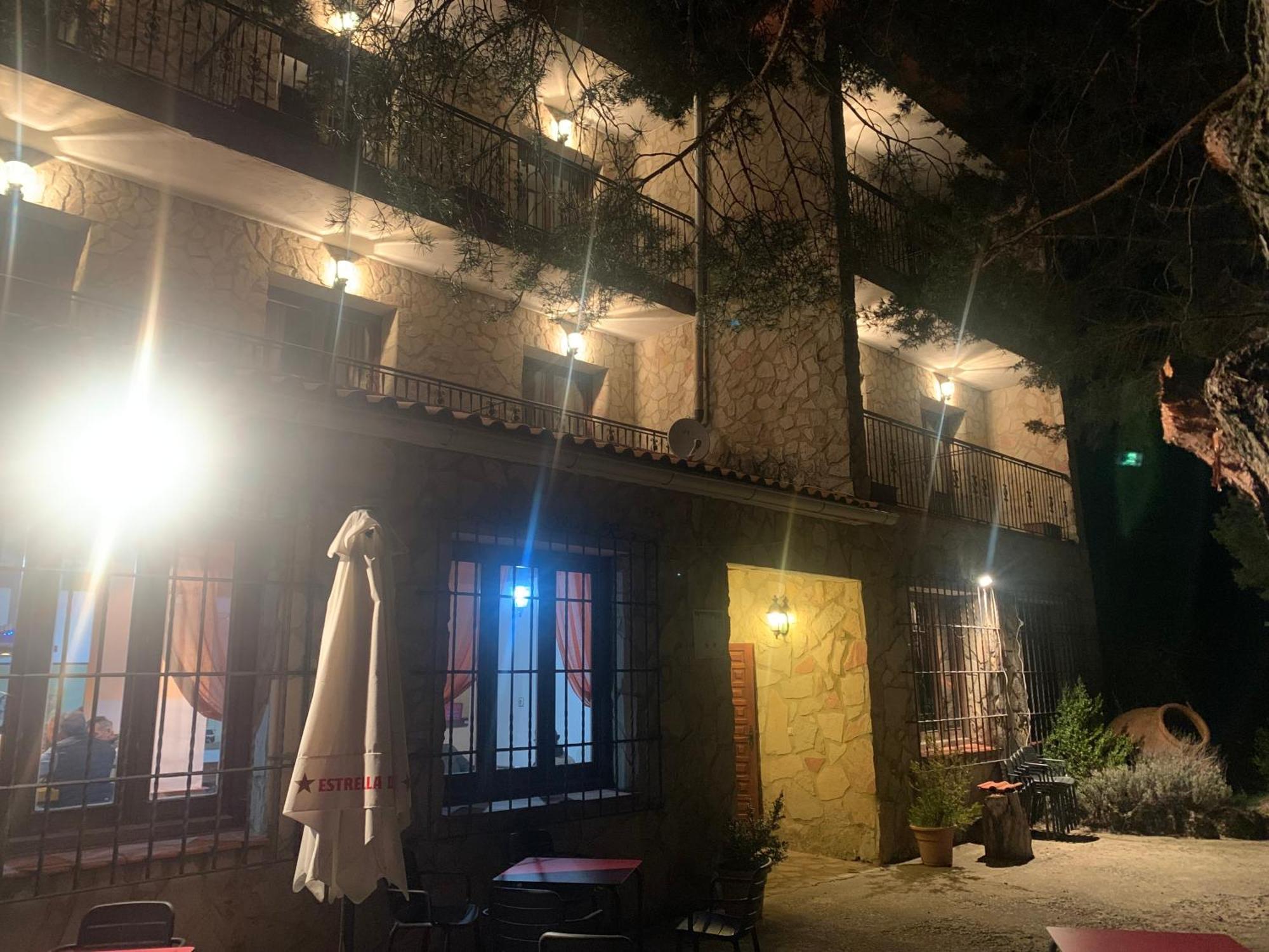 Hotel Restaurante Rio Cuervo Vega del Cadorno Exteriér fotografie
